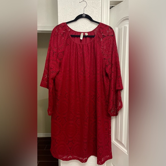 Tacera Dresses & Skirts - Short lace dress